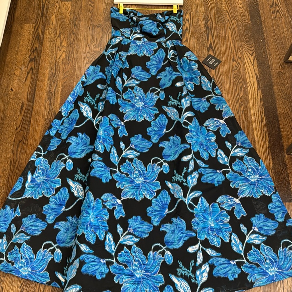 Lulus long gown/dress - NEVER BEEN WORN